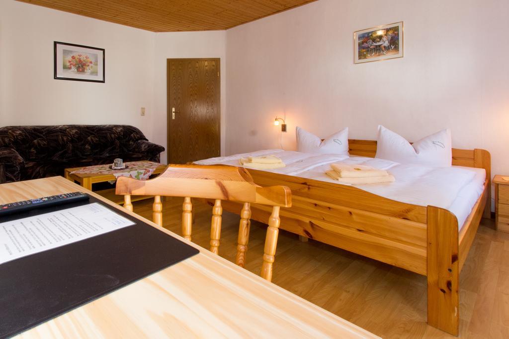 Pension Zum-Ratsherrn Friedrichroda Ruang foto